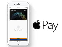 Uno smartphone col logo Apple Pay
