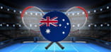 La bandiera dell’Australia, sullo sfondo un campo da tennis