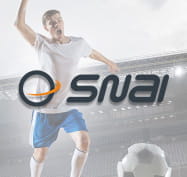Un giocatore esulta dopo aver realizzato un gol in una partita e il logo di SNAI