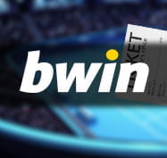 Un campo da tennis blu, una schedina di scommesse