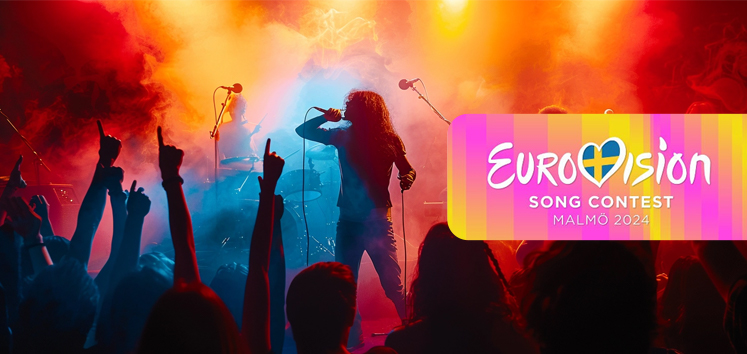 band sul palco con logo eurovision 2024